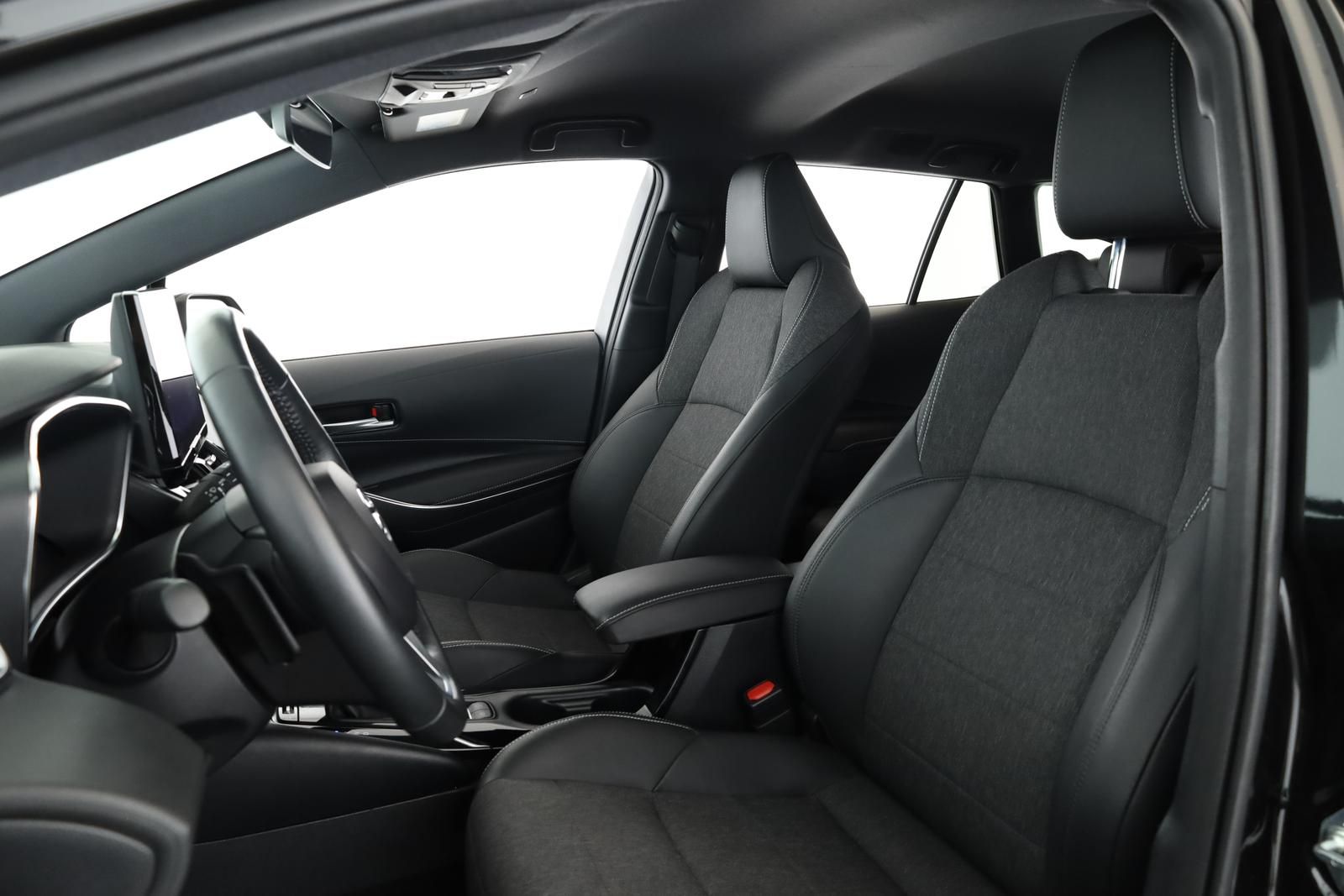 Toyota Corolla Touring Sports 2.0 CVT Team D Navi Kam