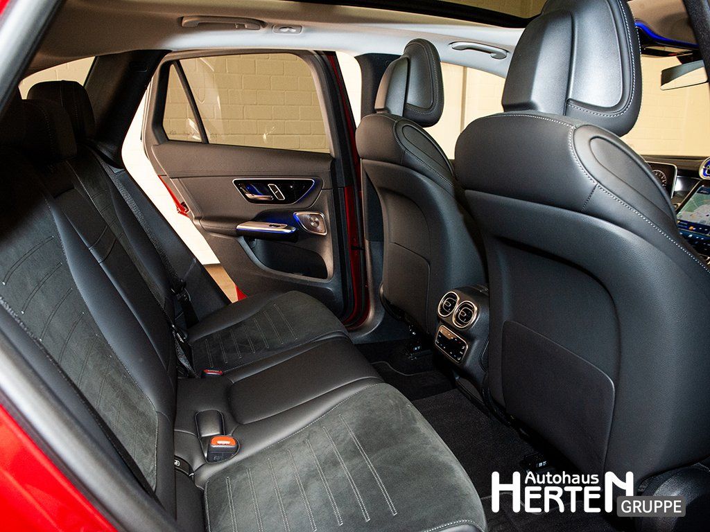 Mercedes-Benz GLC 300 de 4M+AMG+NIGHT+PANO+360°+AHK+AIRMATIC