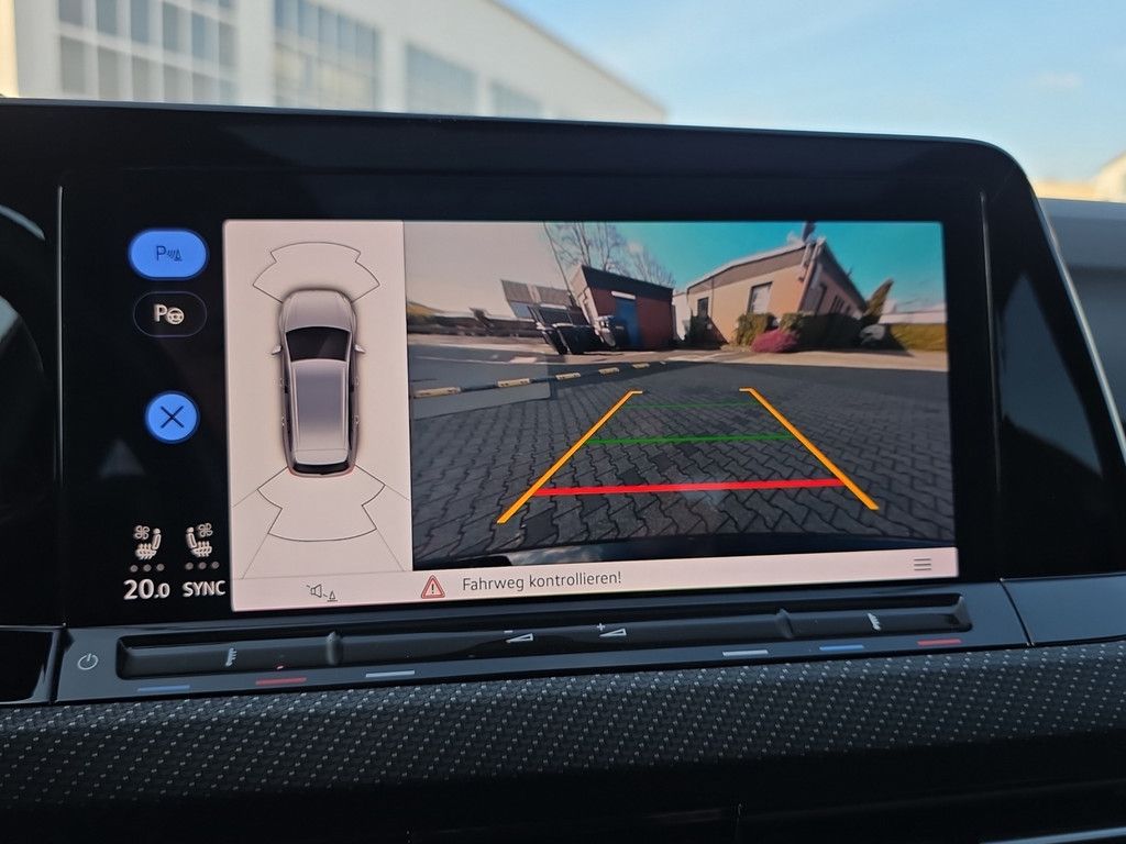 Volkswagen Golf VIII R Variant 2.0 TSI 4Motion HUD AHK PANO