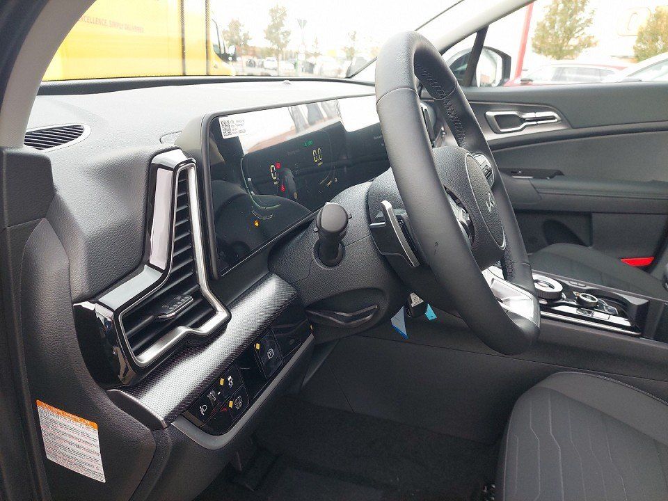 Kia Sportage Vision 1.6T Hybrid Komfort 2WD - Samsaru's Car Outlet