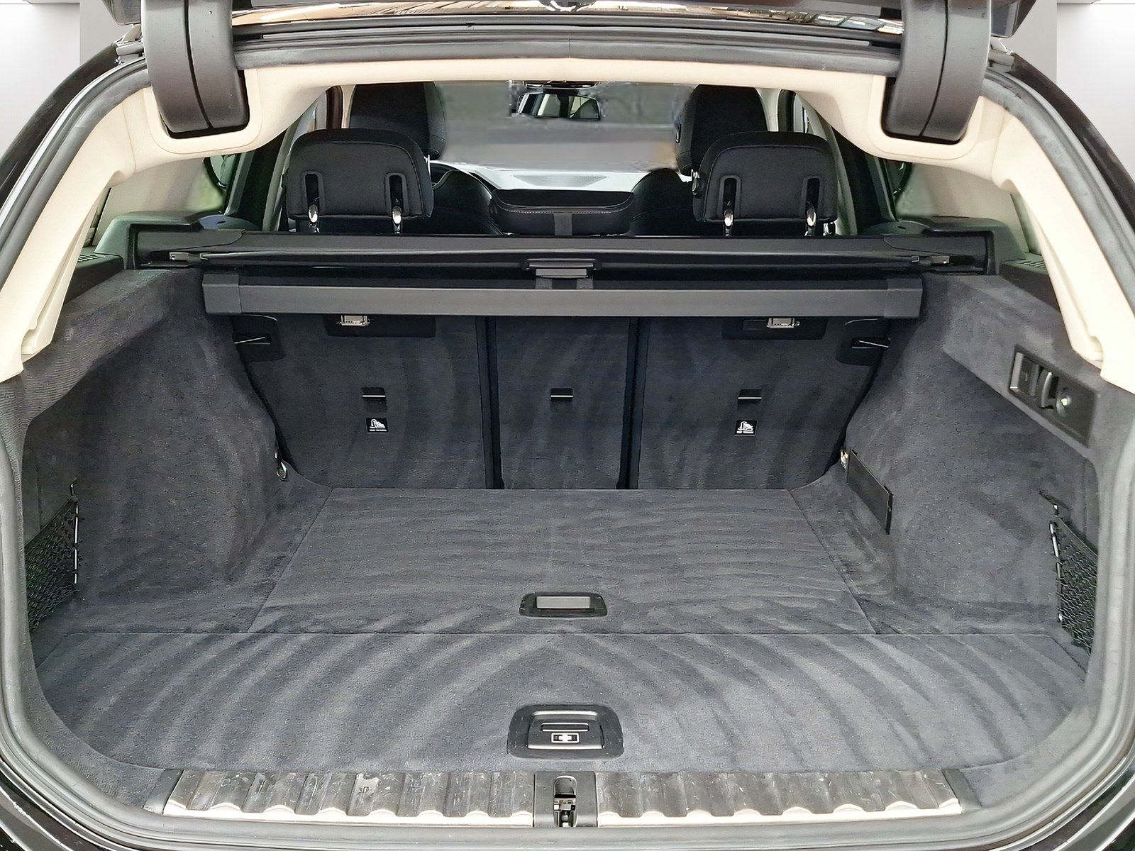 BMW 330i Touring Sport Line - Samsaru's Car Outlet