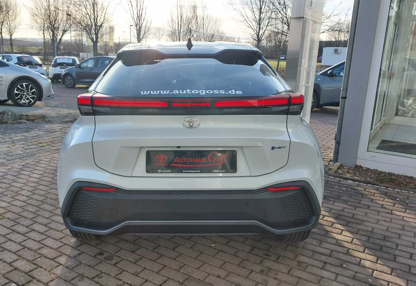 Toyota C-HR 1.8 Hybrid - Samsaru's Car Outlet