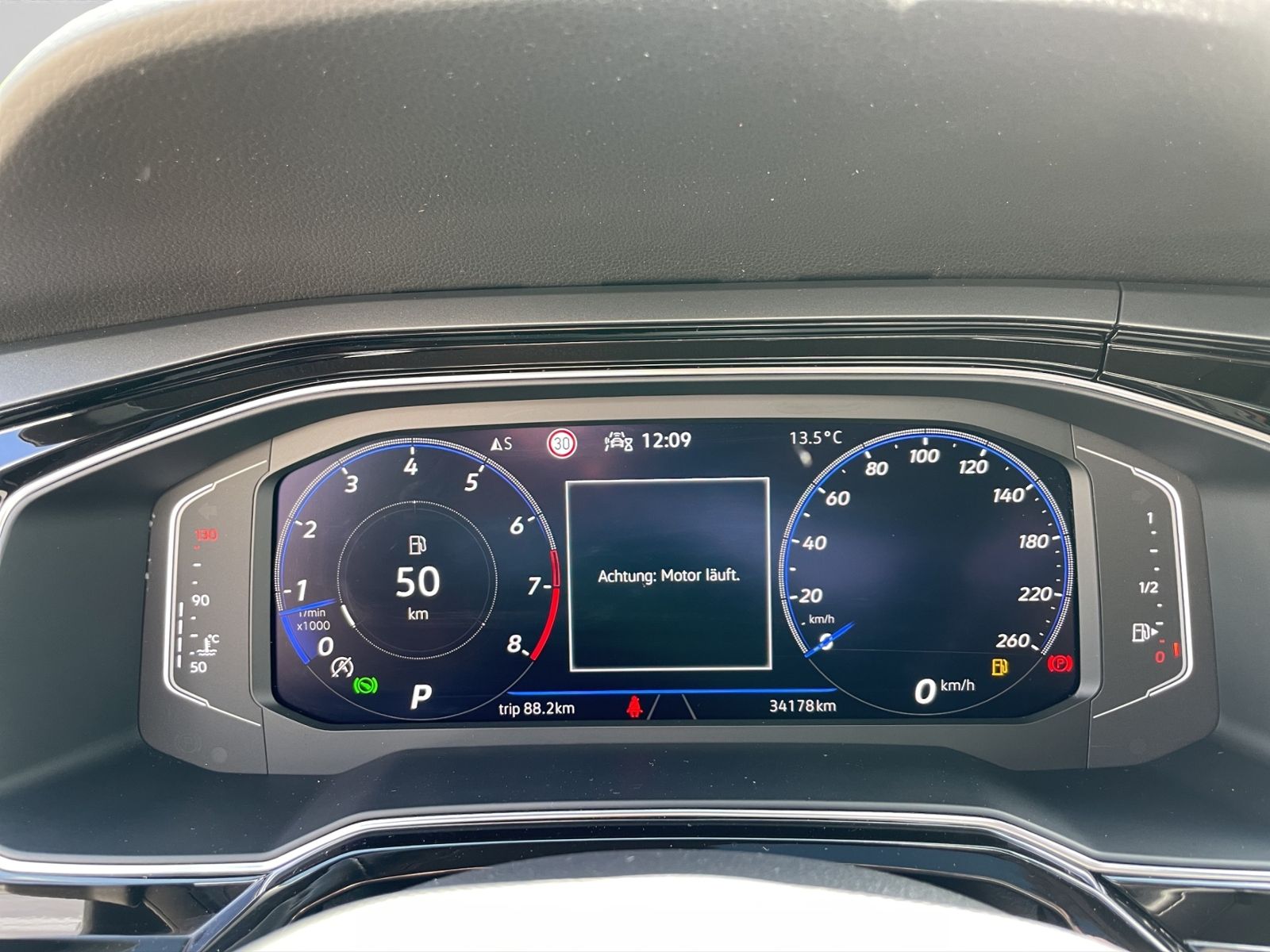 Volkswagen Taigo 1.5 TSI R-Line - Samsaru's Car Outlet
