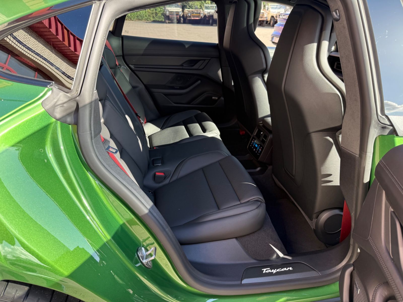 Porsche TAYCAN 4S RHD RECHTSLENKER, PANO, BOSE