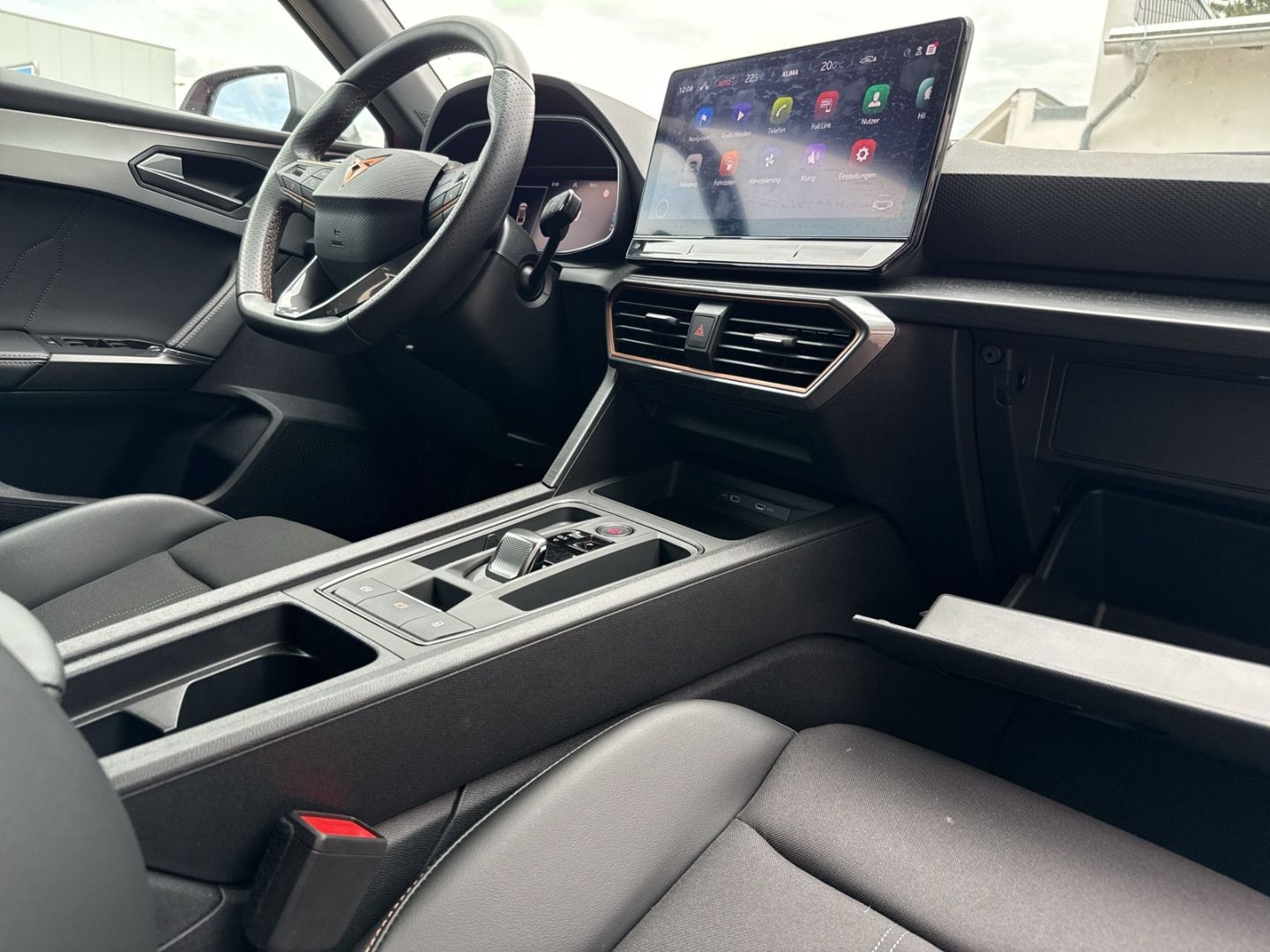 Cupra Leon Sportstourer 1.5 eTSI - Samsaru's Car Outlet