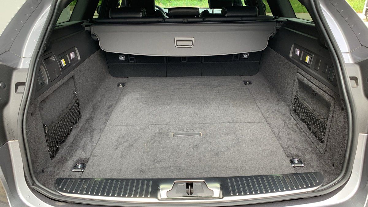 Jaguar XF D200 R-DYNAMIC SE LMF+ACC+SHZG