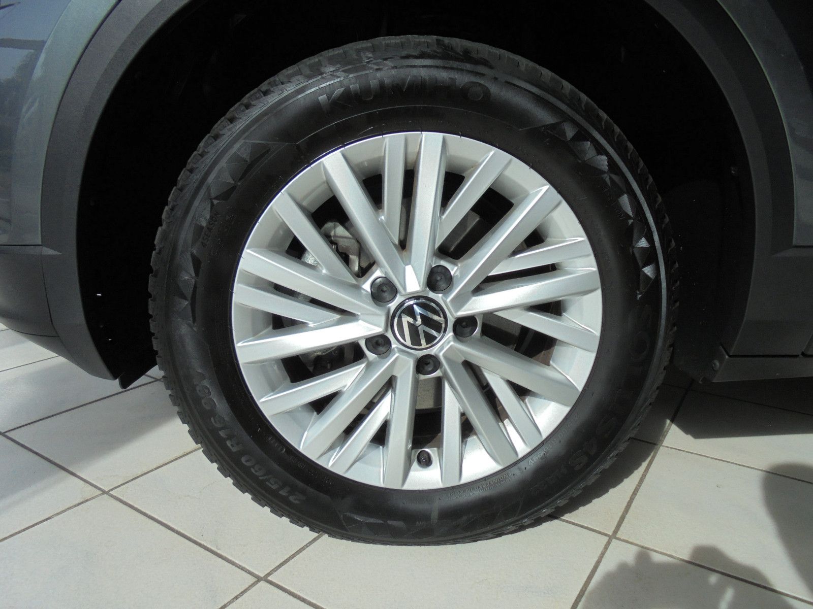 Volkswagen T-Roc Style - Samsaru's Car Outlet