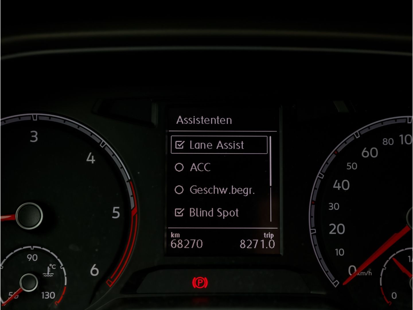 Volkswagen T-Roc STYLE 2.0 TDI DSG - Samsaru's Car Outlet