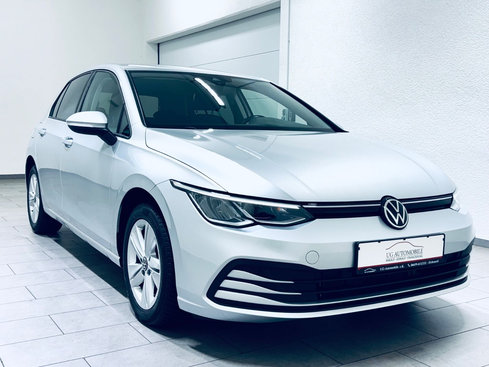 Volkswagen Golf VIII Life 2.0 TDI - Samsaru's Car Outlet