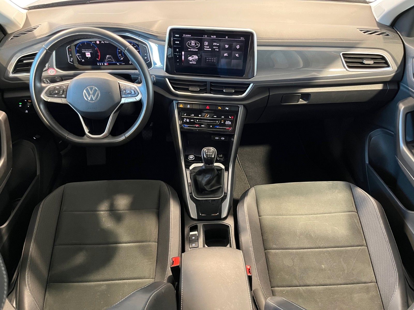 Volkswagen T-Roc 1.0TSi Style - Samsaru's Car Outlet
