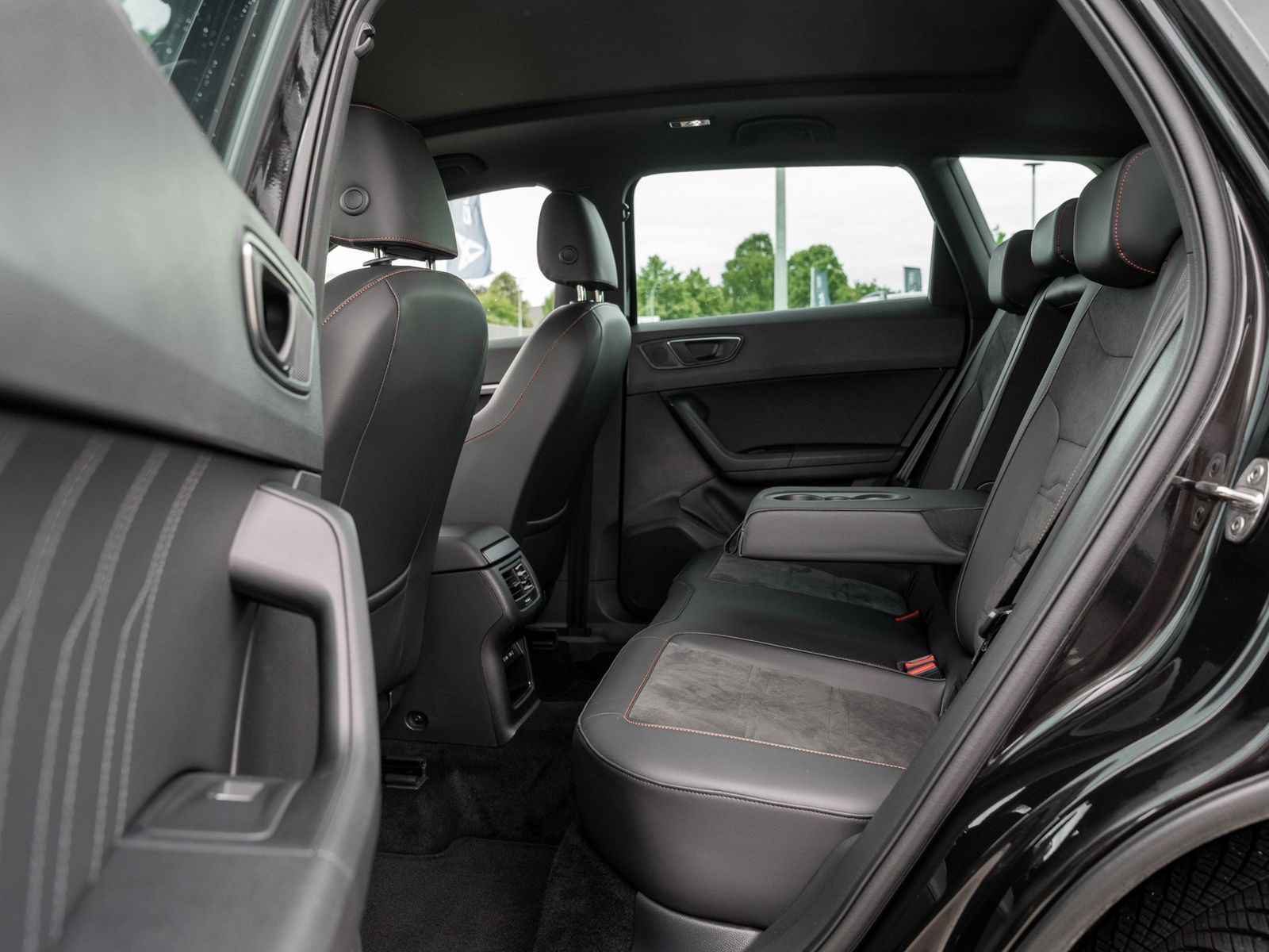 Seat ATECA FR 1.5 TSI DSG AHK Kam. Navi Pano Sportp.