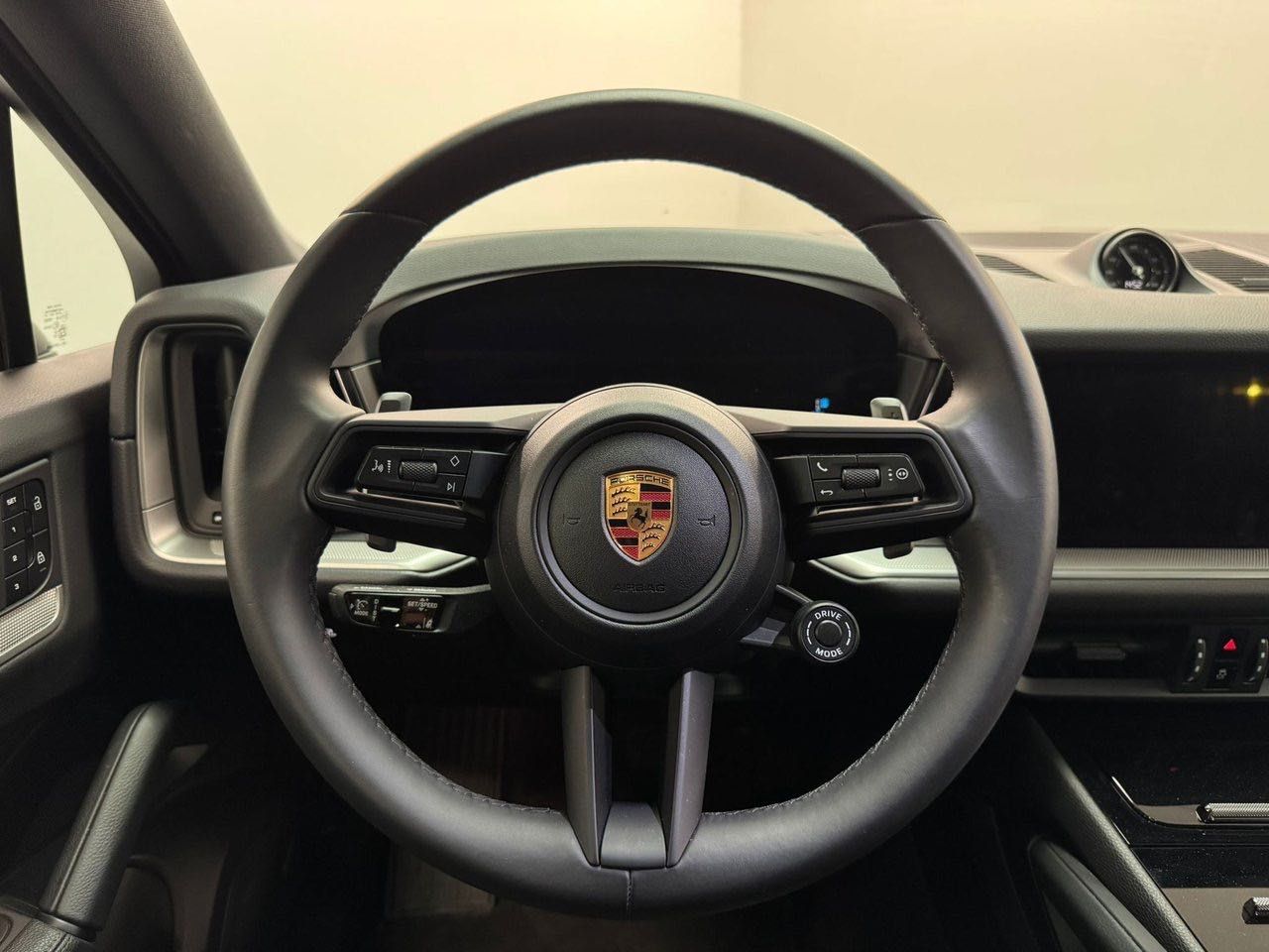 Porsche Cayenne Coupe E-Hybrid 470HP 22" AIR PANO *VAT*