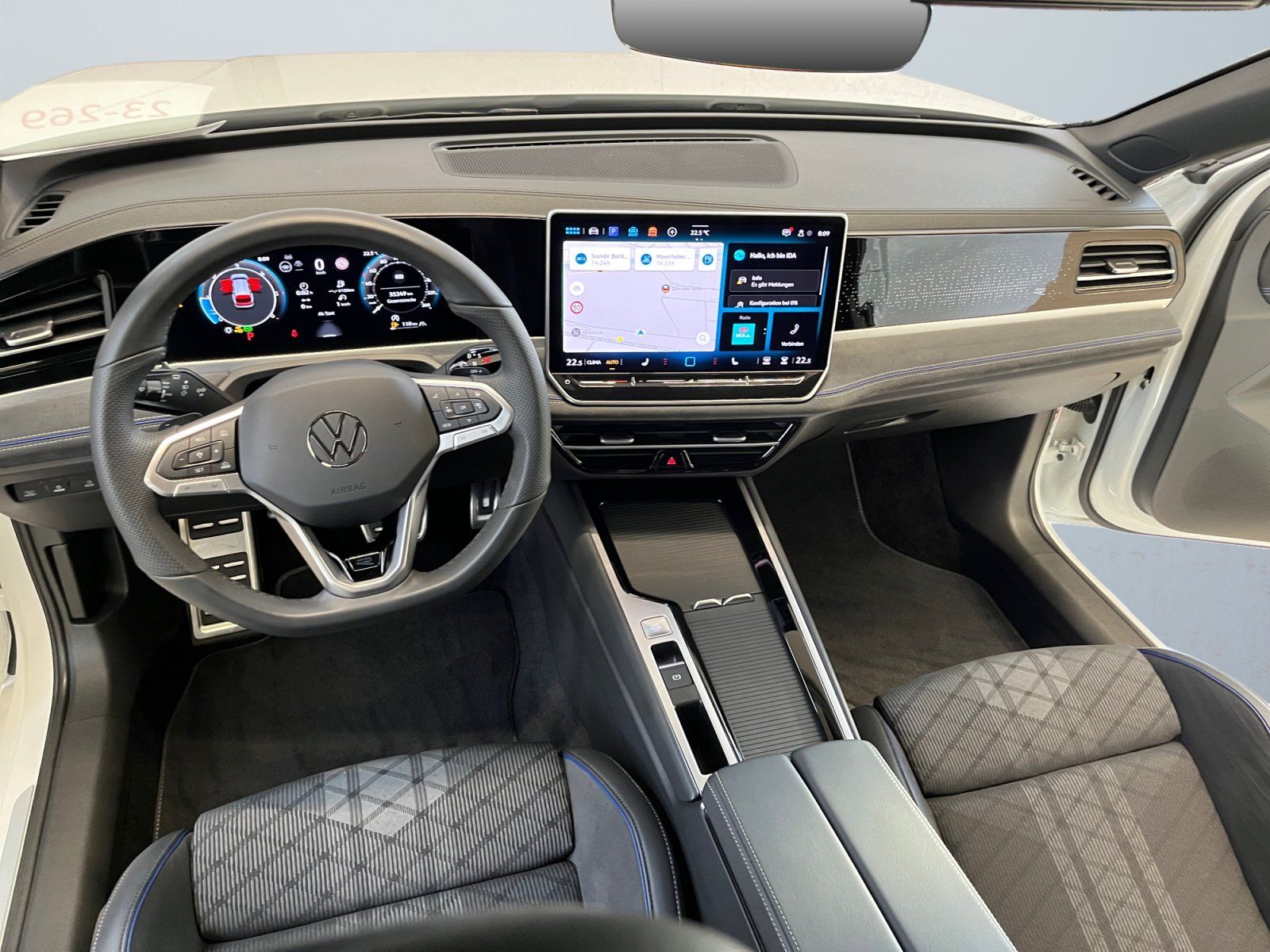 Volkswagen Passat Variant R-Line 2.0 TDI DSG 4Motion AHK DC