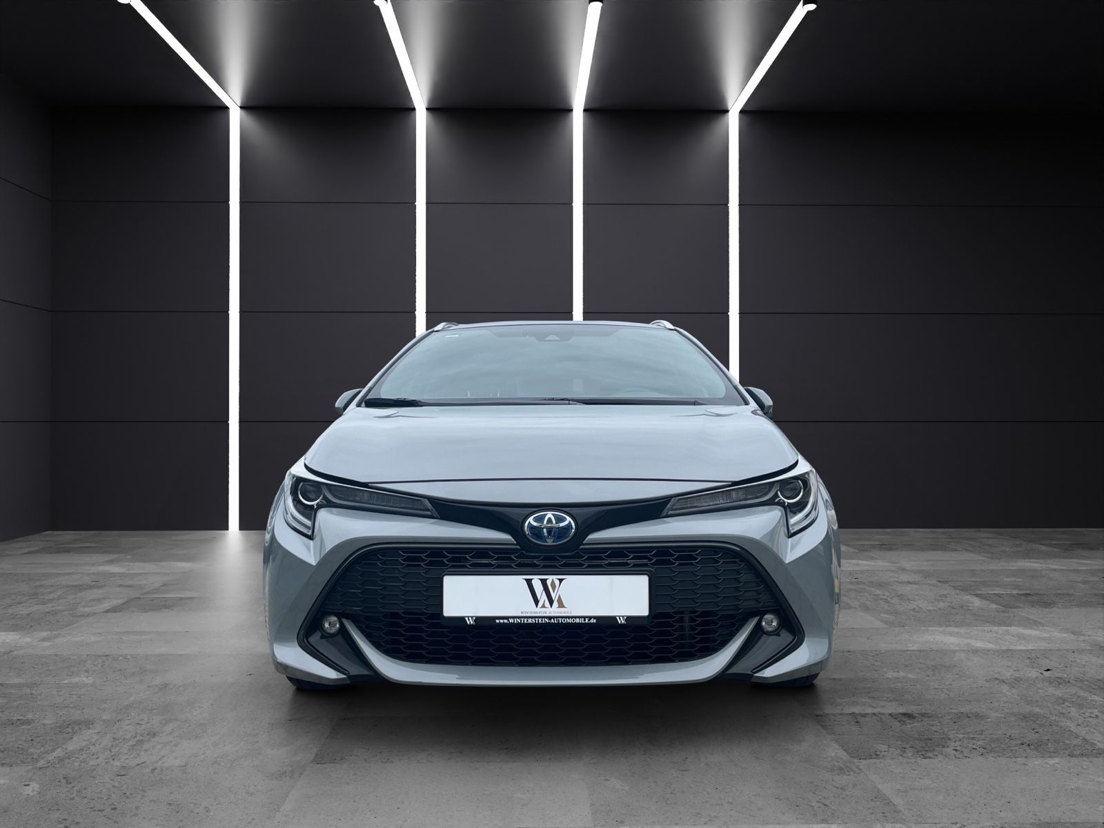 Toyota Corolla Touring / Sports Hybrid - Samsaru's Car Outlet