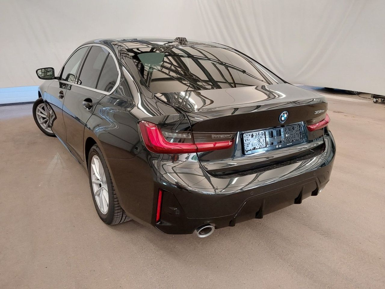 BMW 330e L. M Sport - Samsaru's Car Outlet