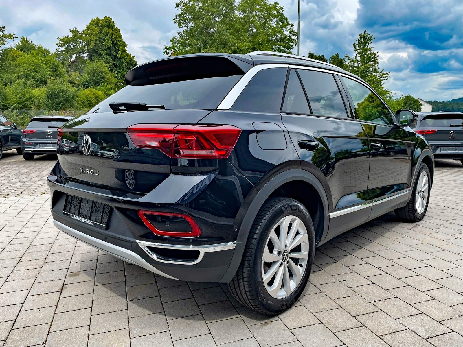 Volkswagen T-Roc Style - Samsaru's Car Outlet