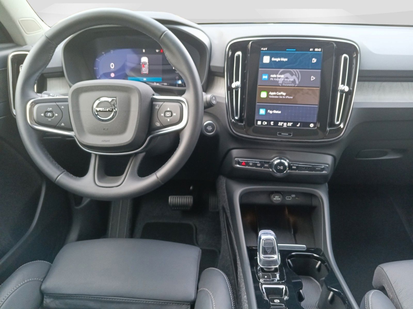 Volvo XC40 B4 Ultra 2WD - Samsaru's Car Outlet
