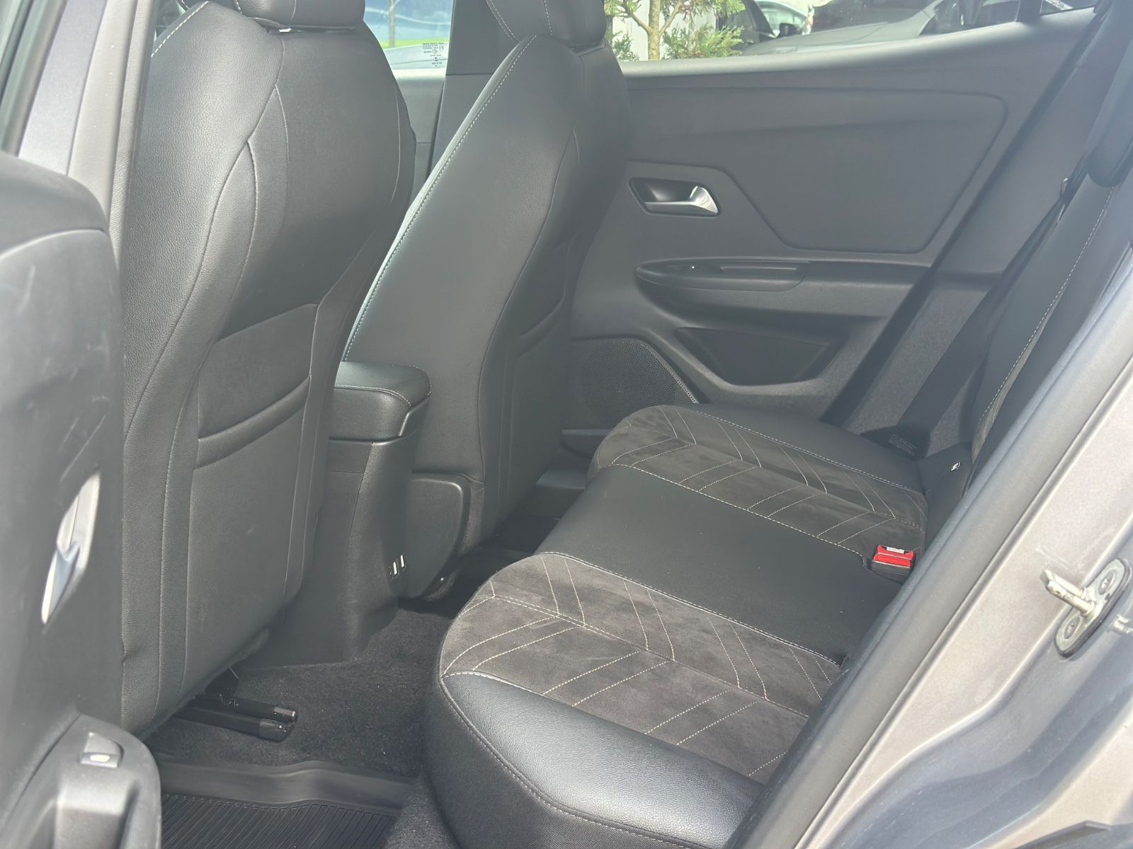 Opel Mokka Ultimate - Samsaru's Car Outlet