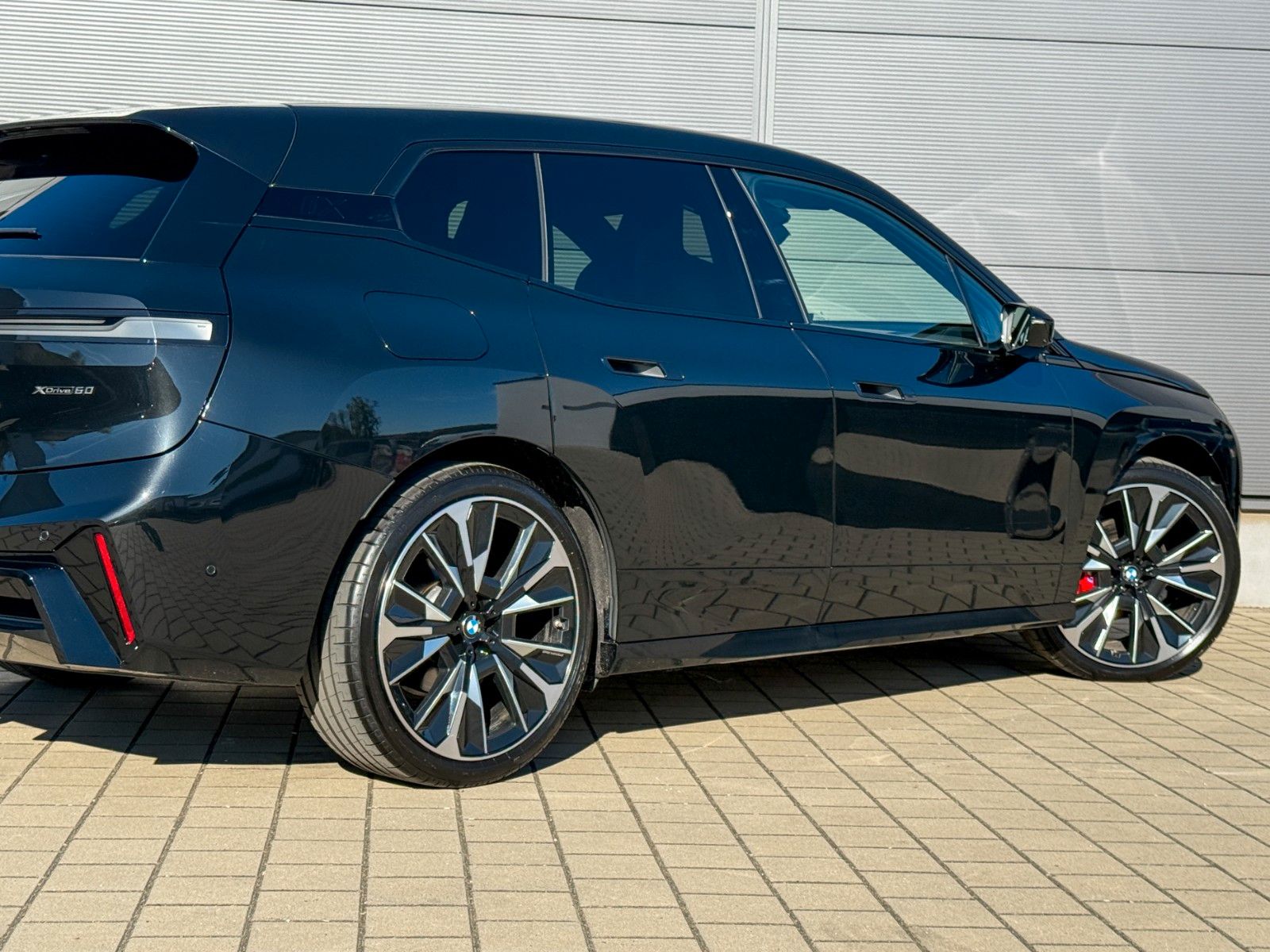 BMW iX 60 xDrive M Sport*Integral*2-Achs*Pano*B&W*