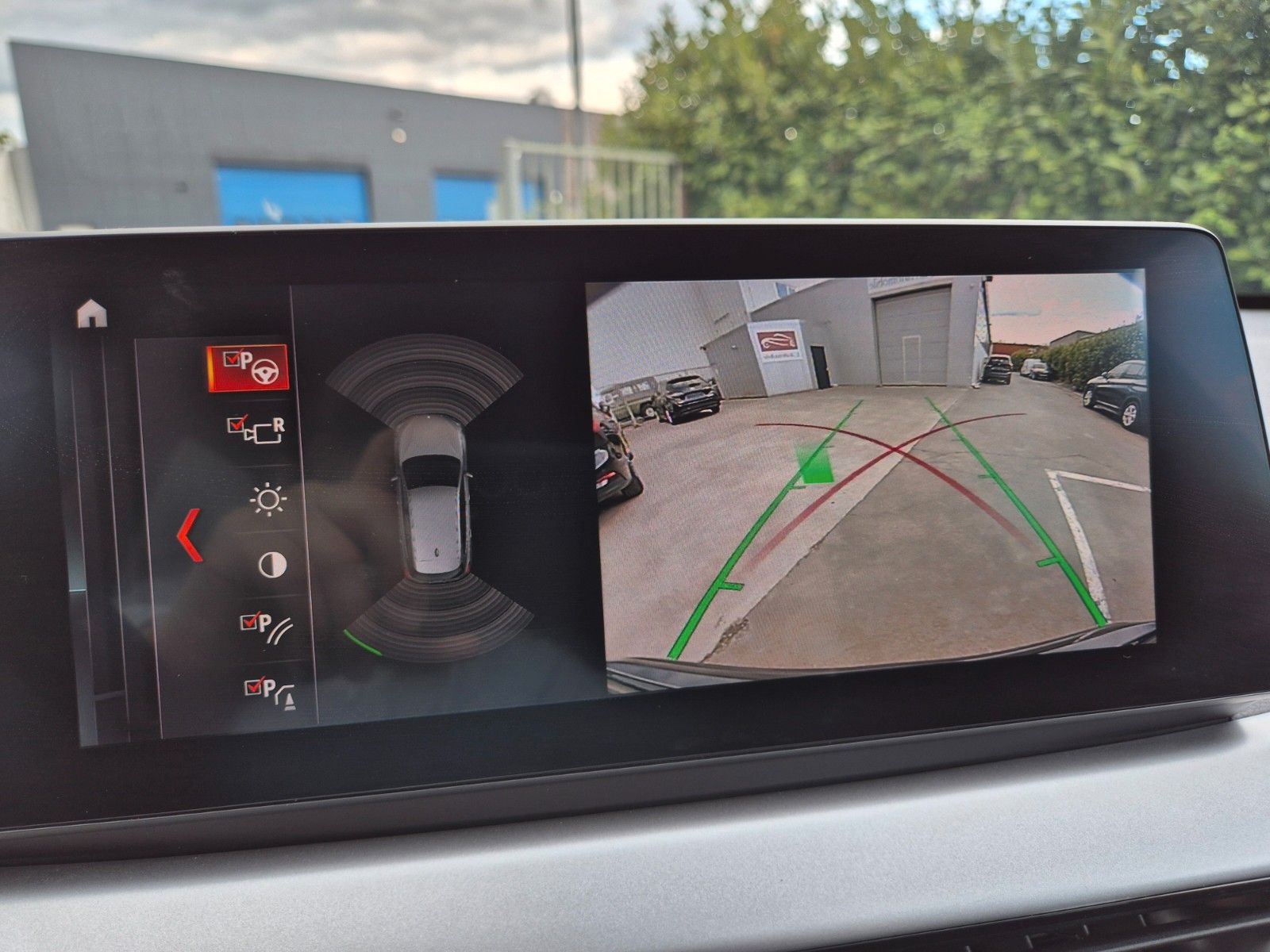 BMW X1 xDrive25e 4WD HYBRID - Samsaru's Car Outlet