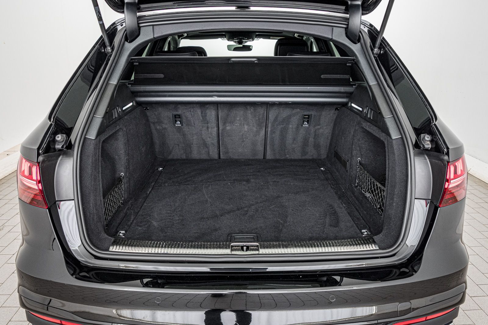 Audi A4 Avant S line 45 TFSI quattro S tronic - Samsaru's Car Outlet