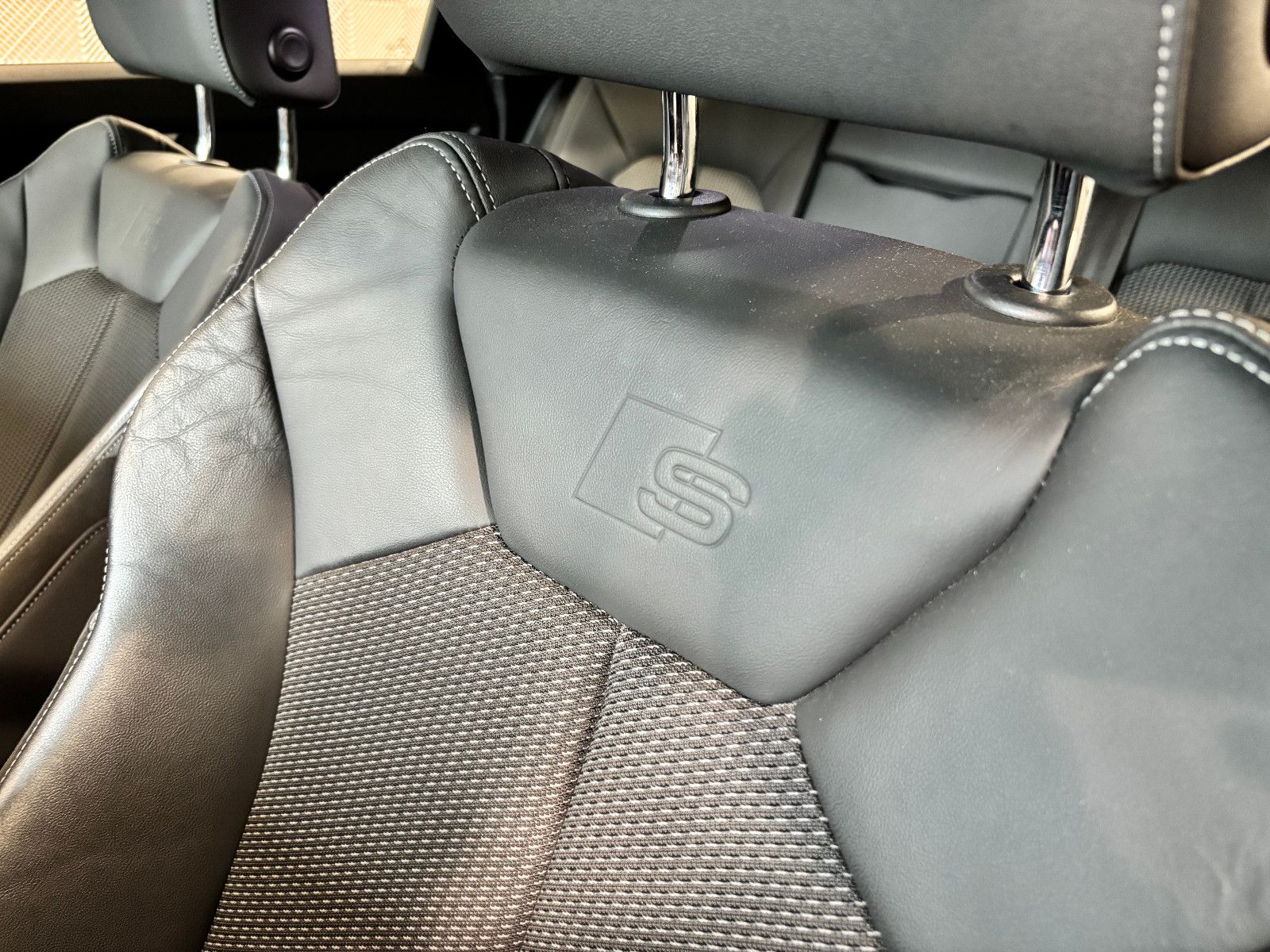 Audi Q3 Sb. 40 TFSI quattro S LINE - Samsaru's Car Outlet