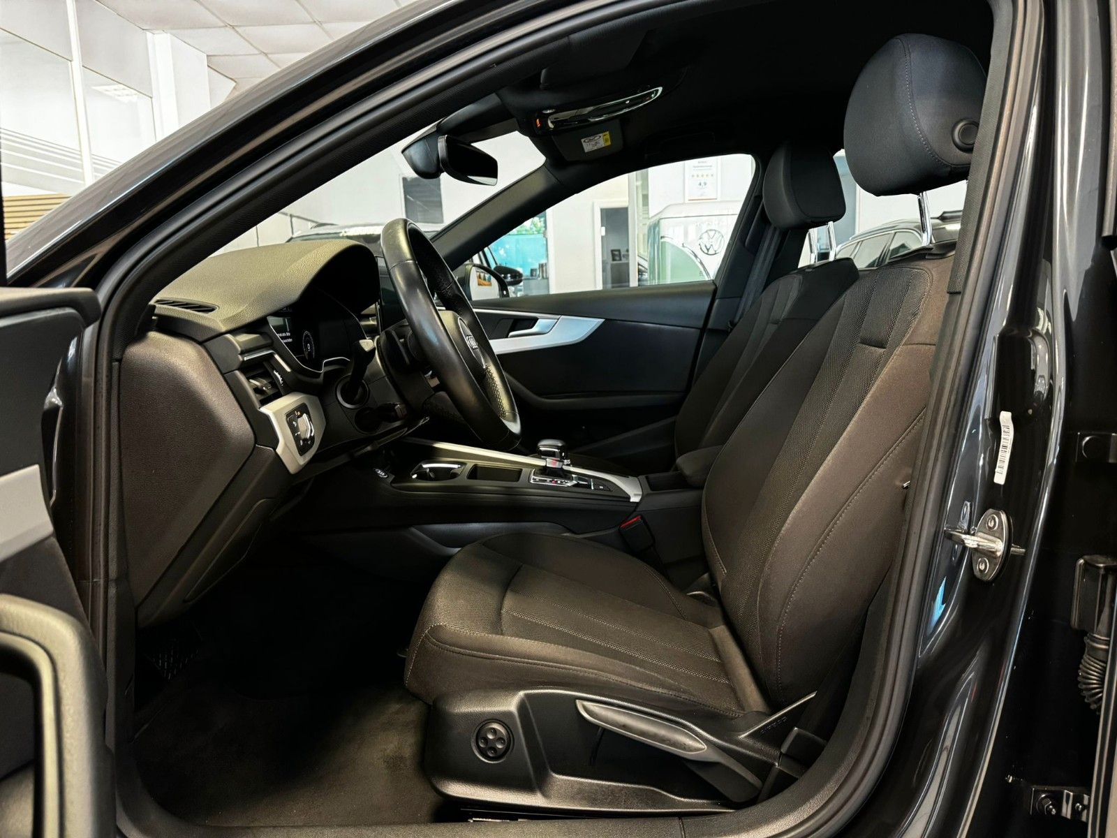 Audi A4 Lim. 40 TDI quattro Black Style - Samsaru's Car Outlet