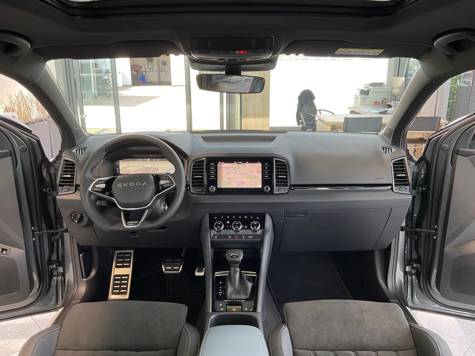 Skoda Karoq 2.0TSI Sportline 4x4 AHK Standheizung Alca