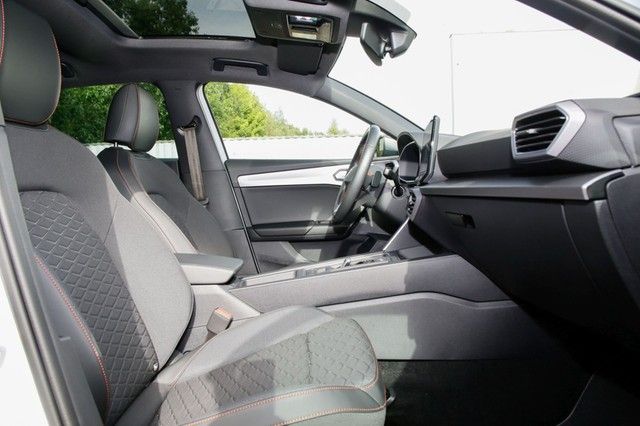 Seat Leon 1.5 eTSI ACT DSG FR ACC PANO LED AHK