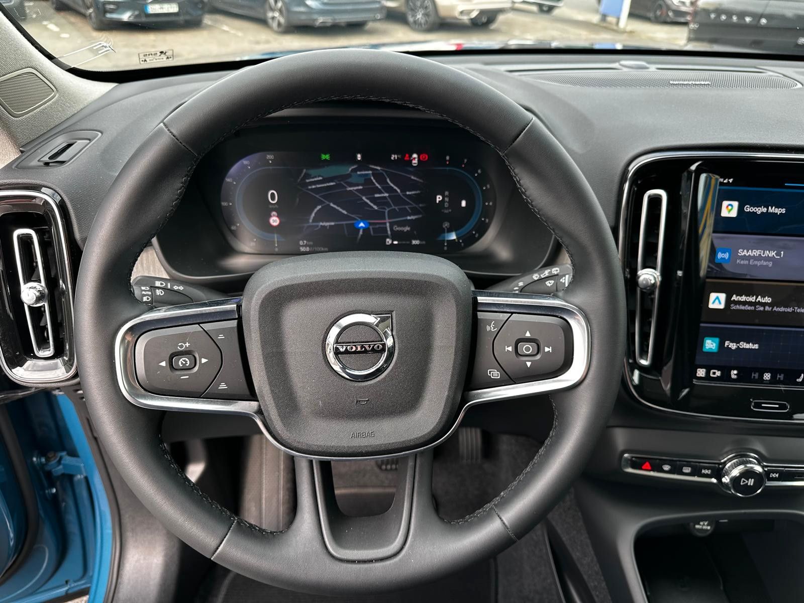 Volvo XC40 B3 Plus Dark Leder,Pano,360°,AHK,Pixel,ACC