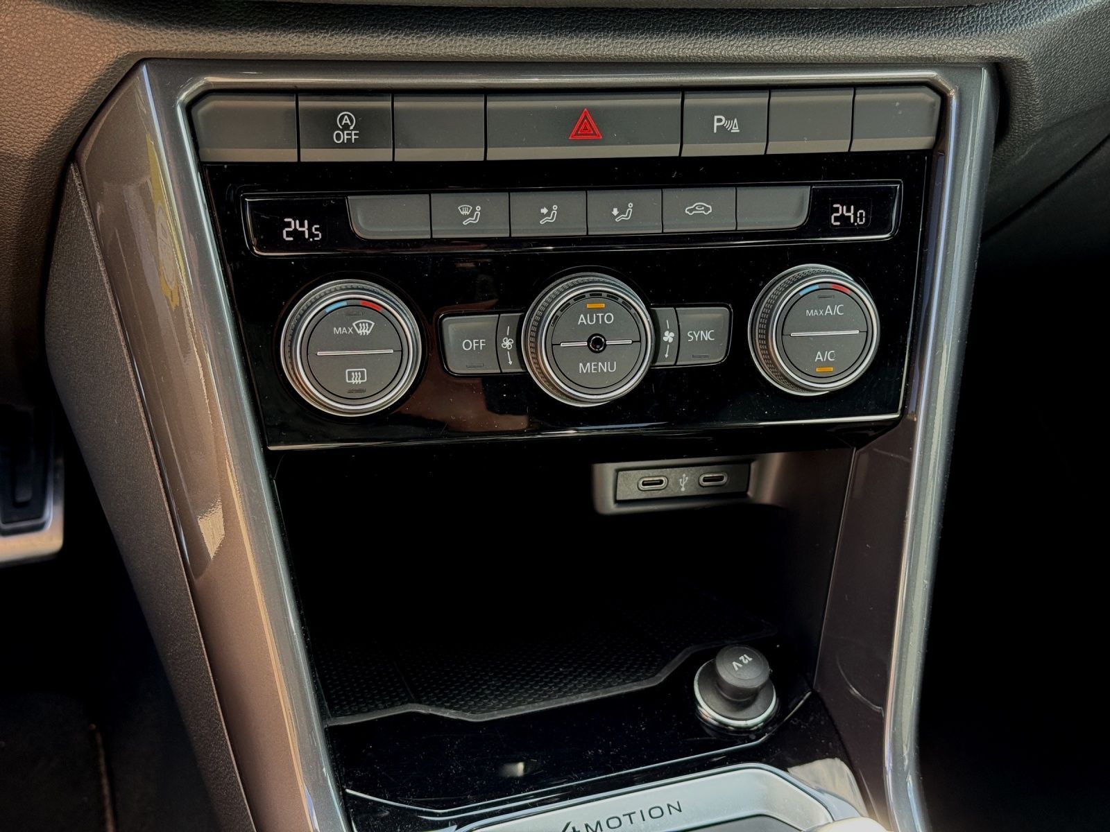 Volkswagen T-Roc TSI DSG 4M R-LINE - Samsaru's Car Outlet
