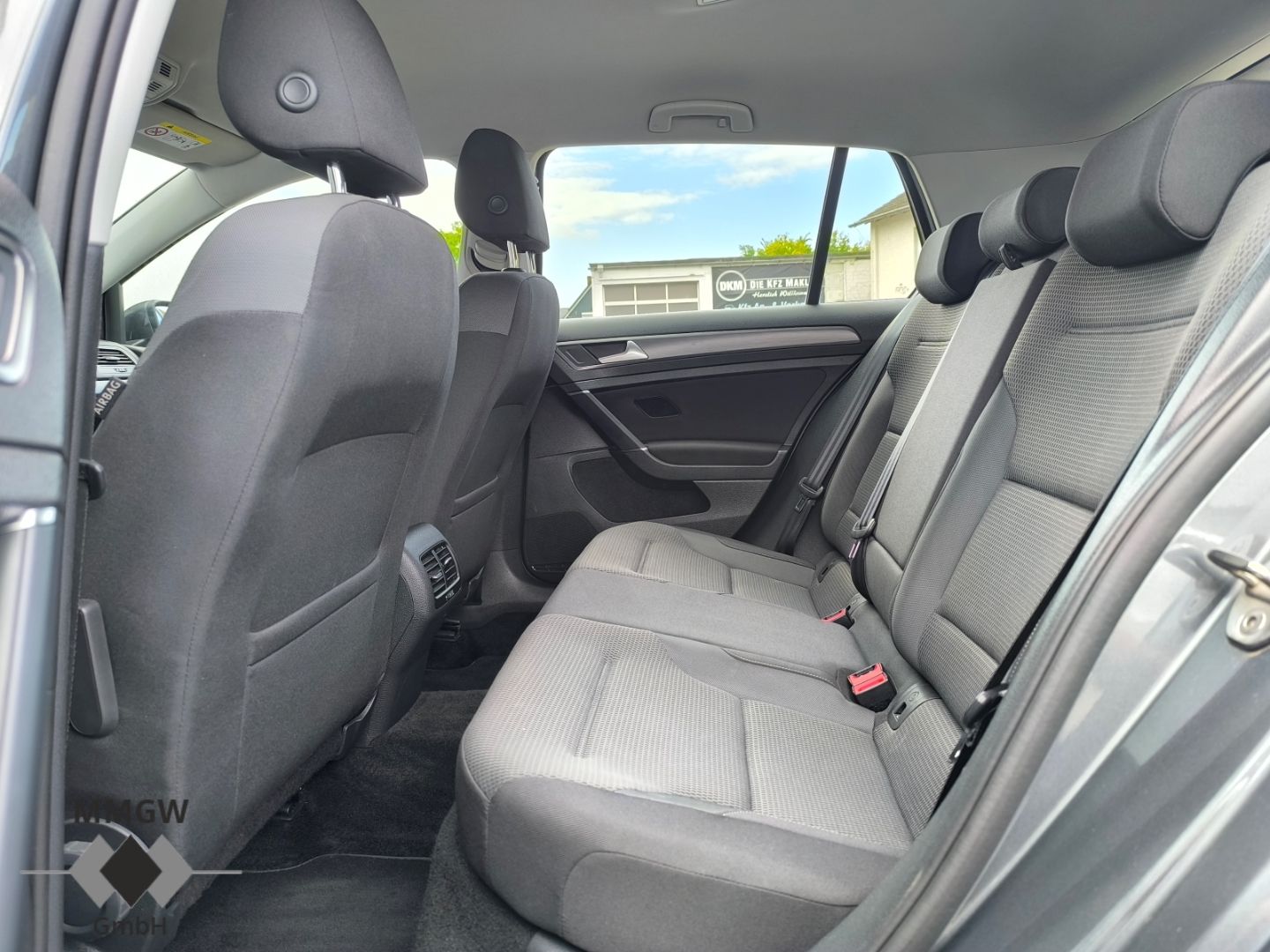 Volkswagen Golf VII e-e- - Samsaru's Car Outlet