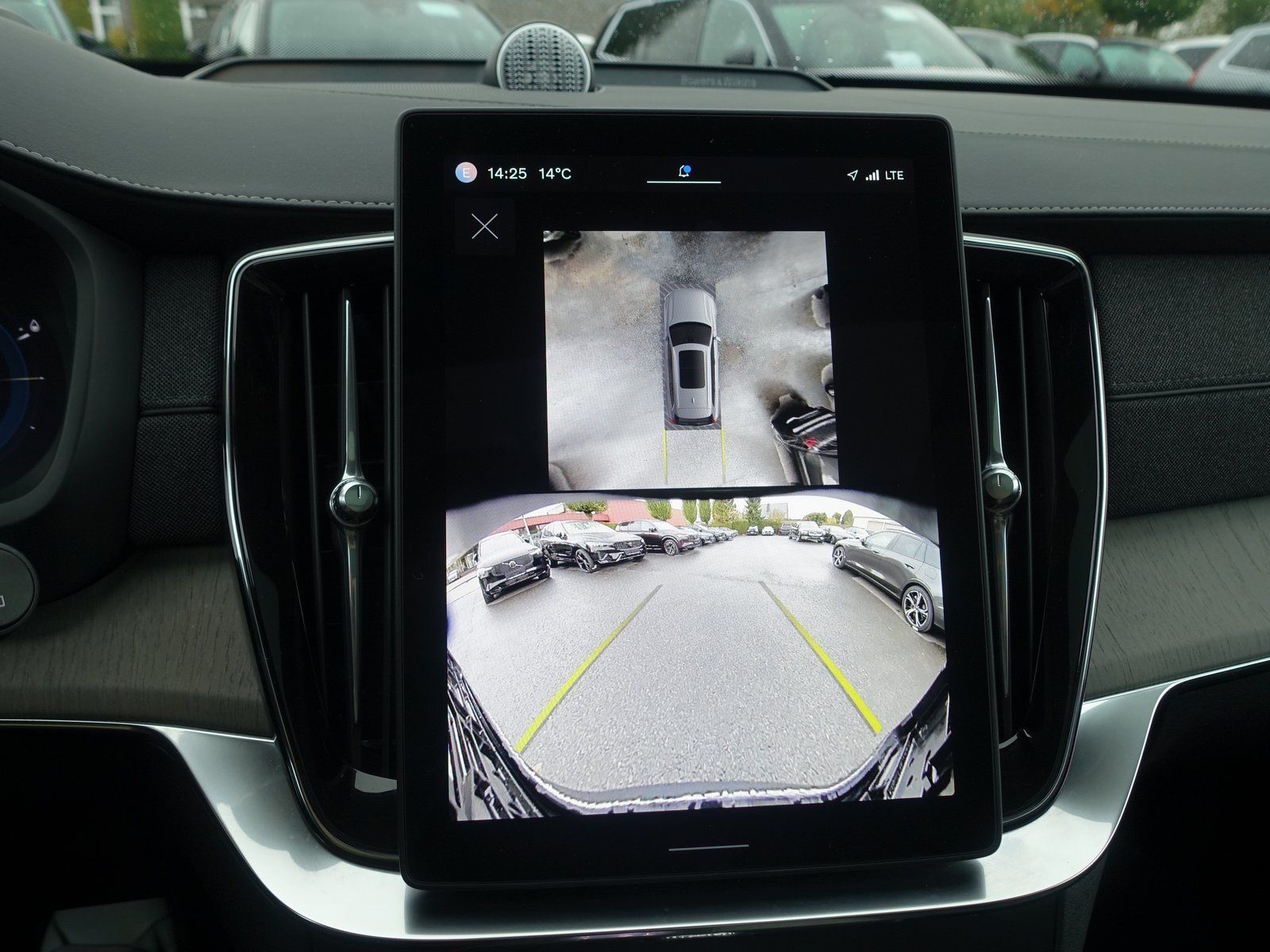 Volvo XC90 Plus Dark T8 AWD Plug-in Hybrid//B&W/AHK