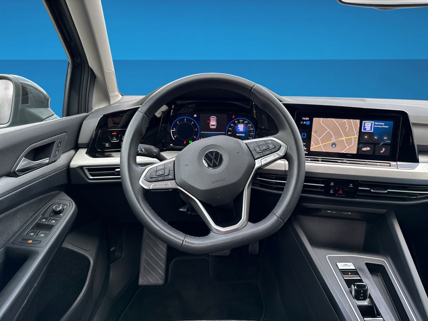 Volkswagen Golf Variant 8 2.0 TDI DSG Life - Samsaru's Car Outlet