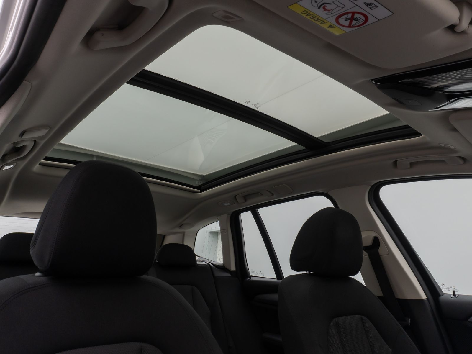 BMW X3 xD30e Panorama Kamera DAB HiFi WLAN Stop&Go