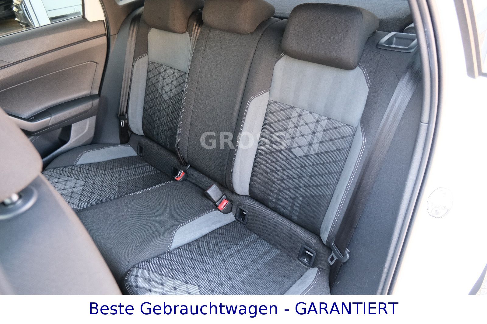 Volkswagen Taigo 1.5 TSI R-Line - Samsaru's Car Outlet