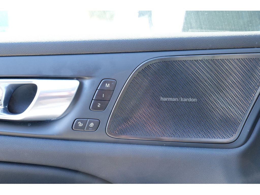 Volvo S60 Lim. T8 Ultimate Dark Recharge Plug-In Hybri