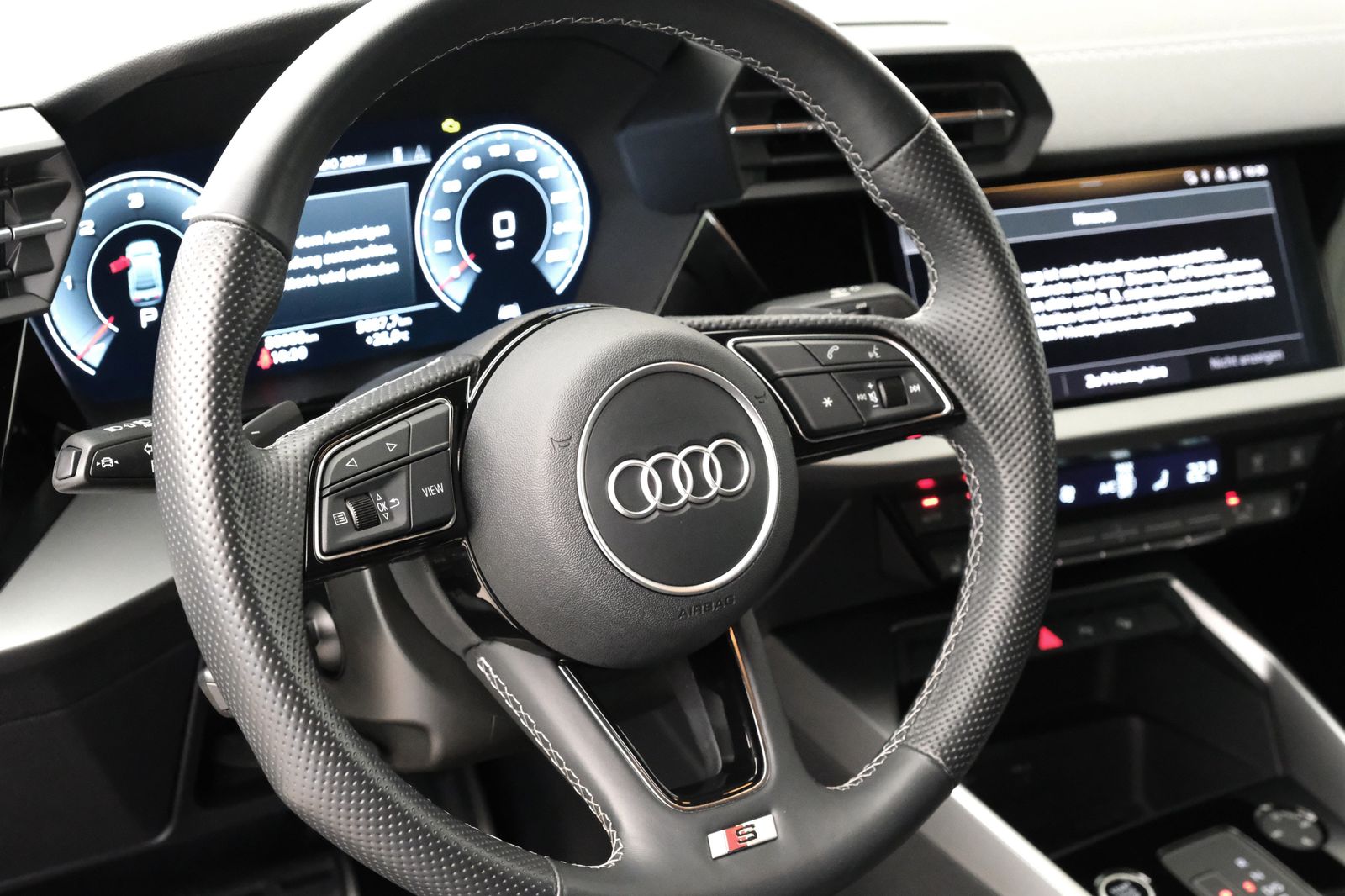 Audi A3 Limousine 30 TDI advanced - Samsaru's Car Outlet