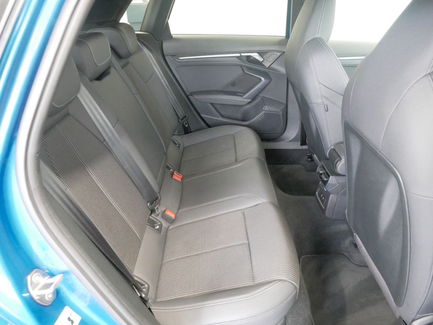 Audi A3 Sportback 35 TFSI edition one S line S tro. M