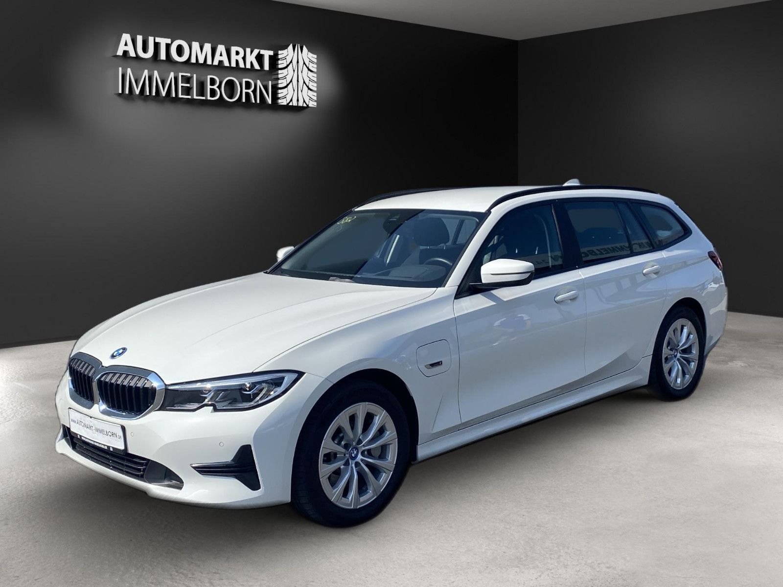 BMW 330 e - Samsaru's Car Outlet