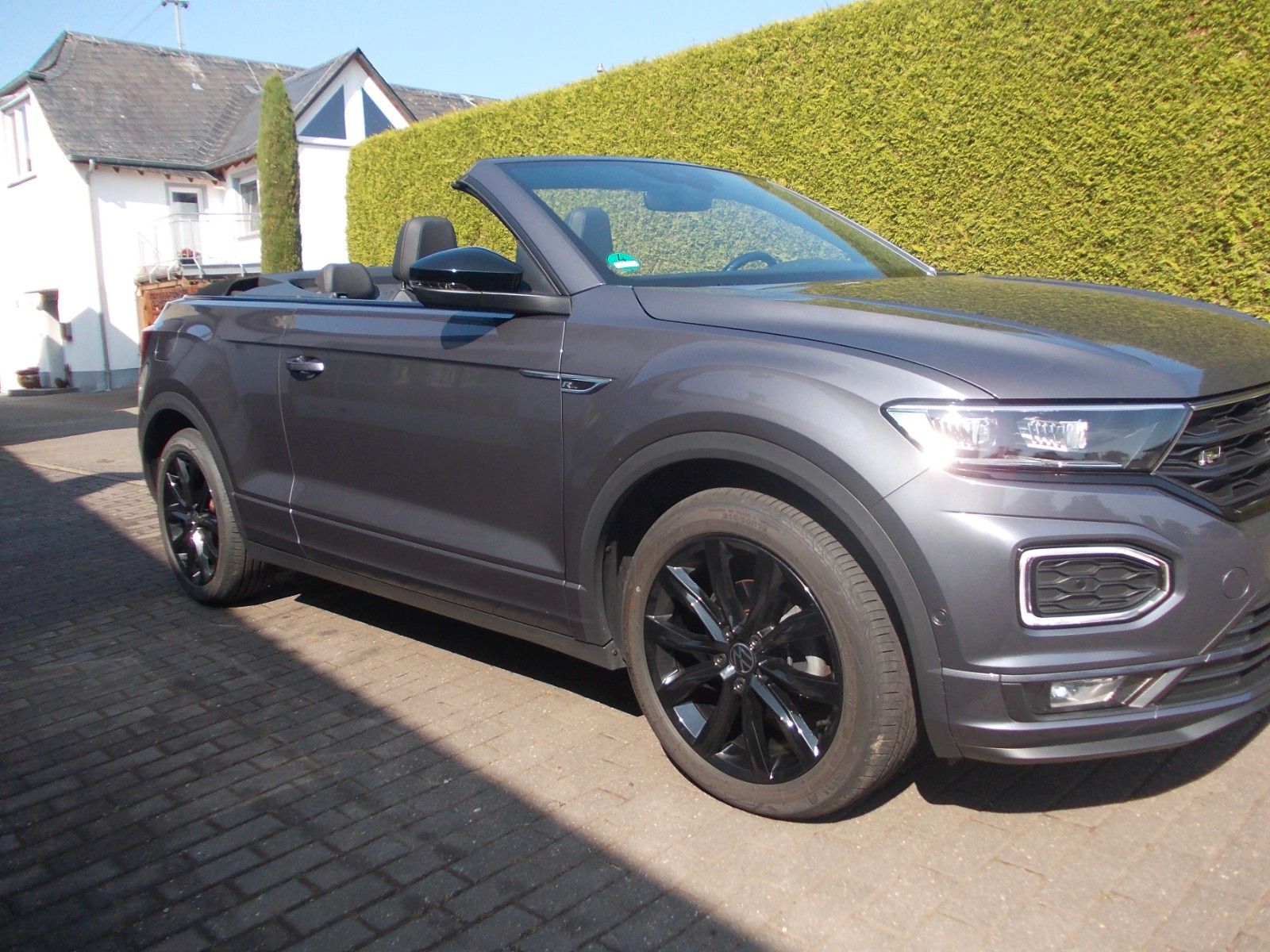 Volkswagen T-Roc R-Line - Samsaru's Car Outlet