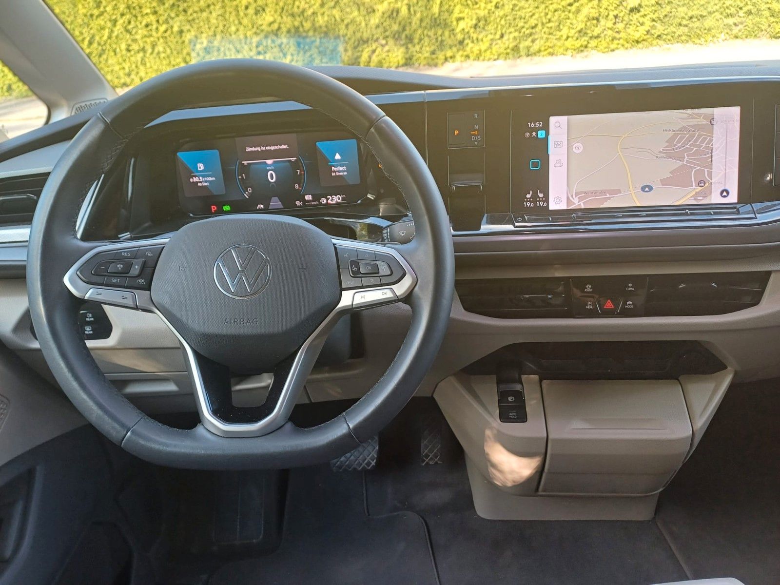 Volkswagen T7 Multivan 2.0 TSI DSG - Samsaru's Car Outlet
