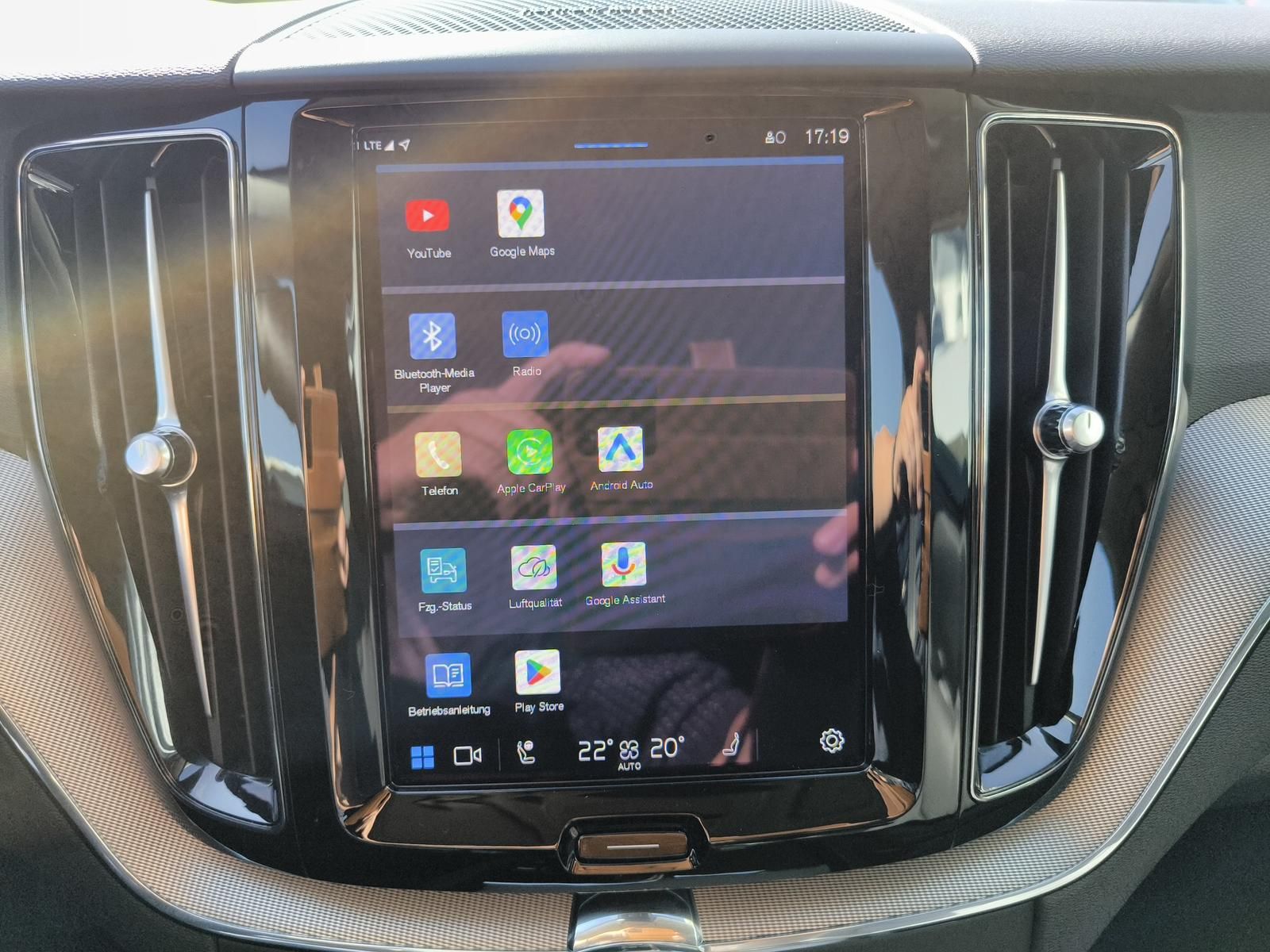 Volvo XC60 B4 (Diesel) AWD Plus Dark