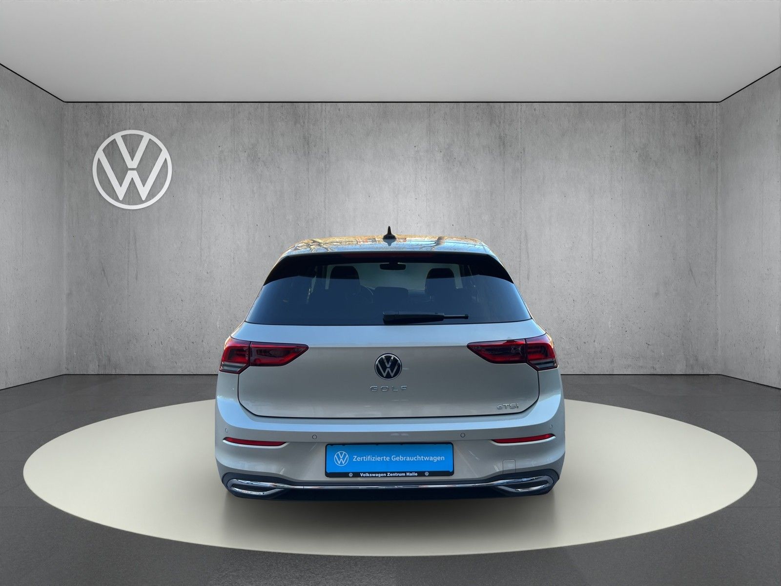 Volkswagen Golf VIII 1.5 eTSI Move DSG - Samsaru's Car Outlet