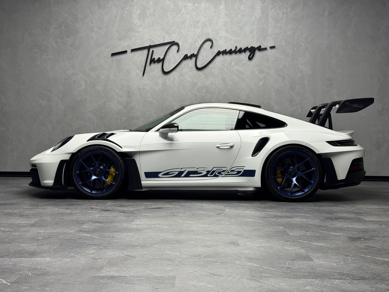 Porsche 992 GT3 RS - Samsaru's Car Outlet