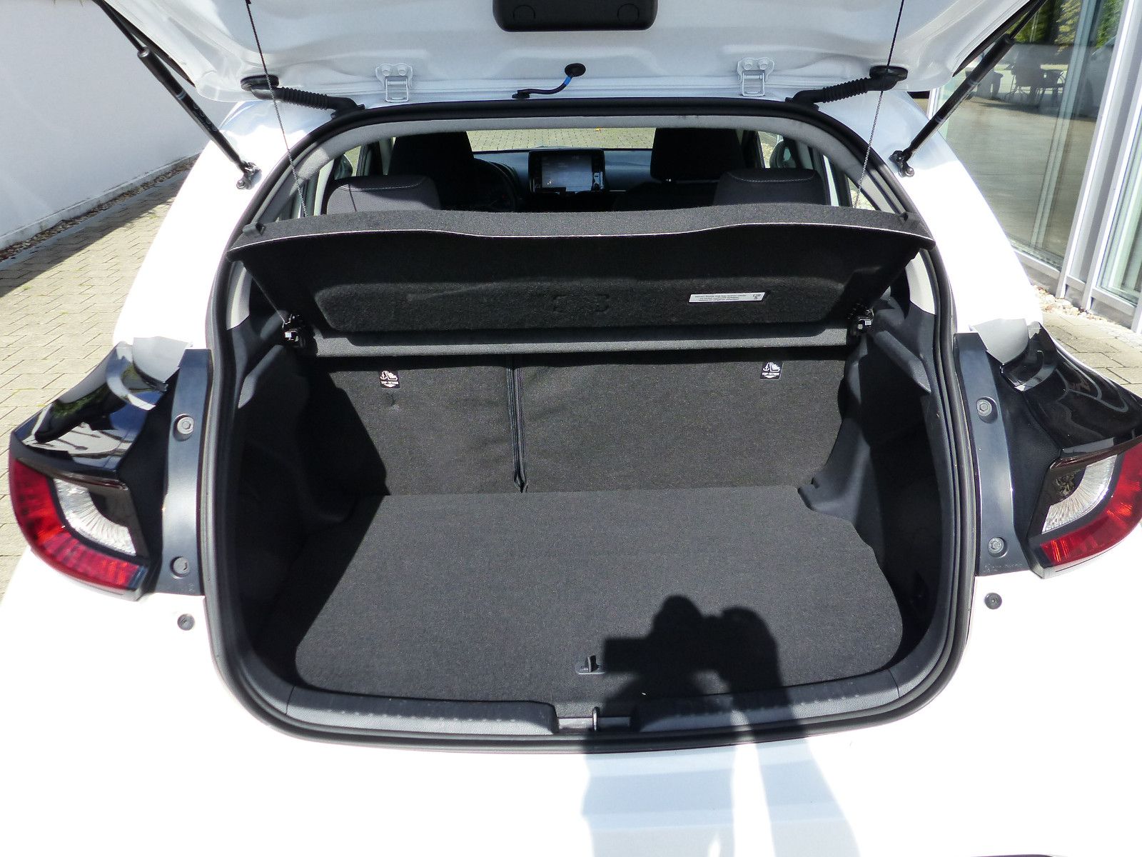 Toyota Yaris 1.5 VVT-iE Automatik Comfort - Samsaru's Car Outlet