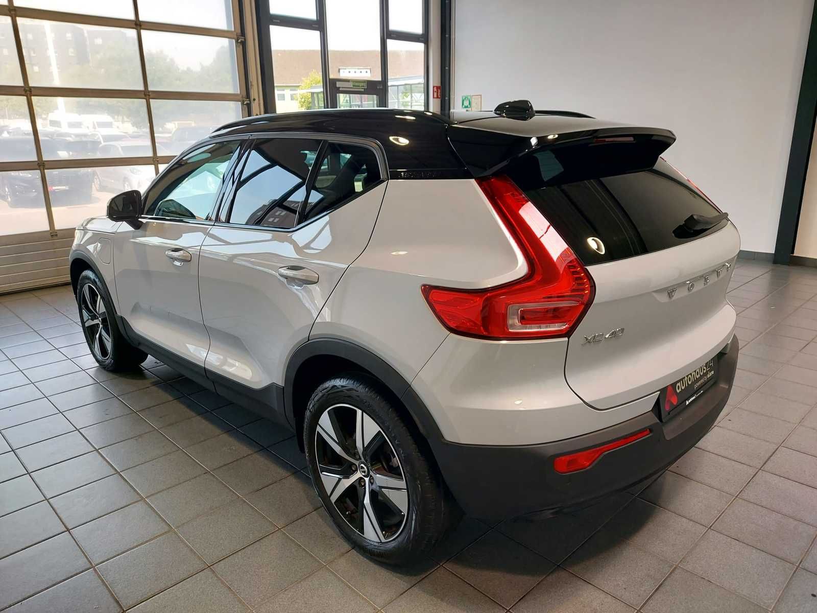 Volvo XC 40 T4 TwinEng  R-Design Plug-In|AHK|LED