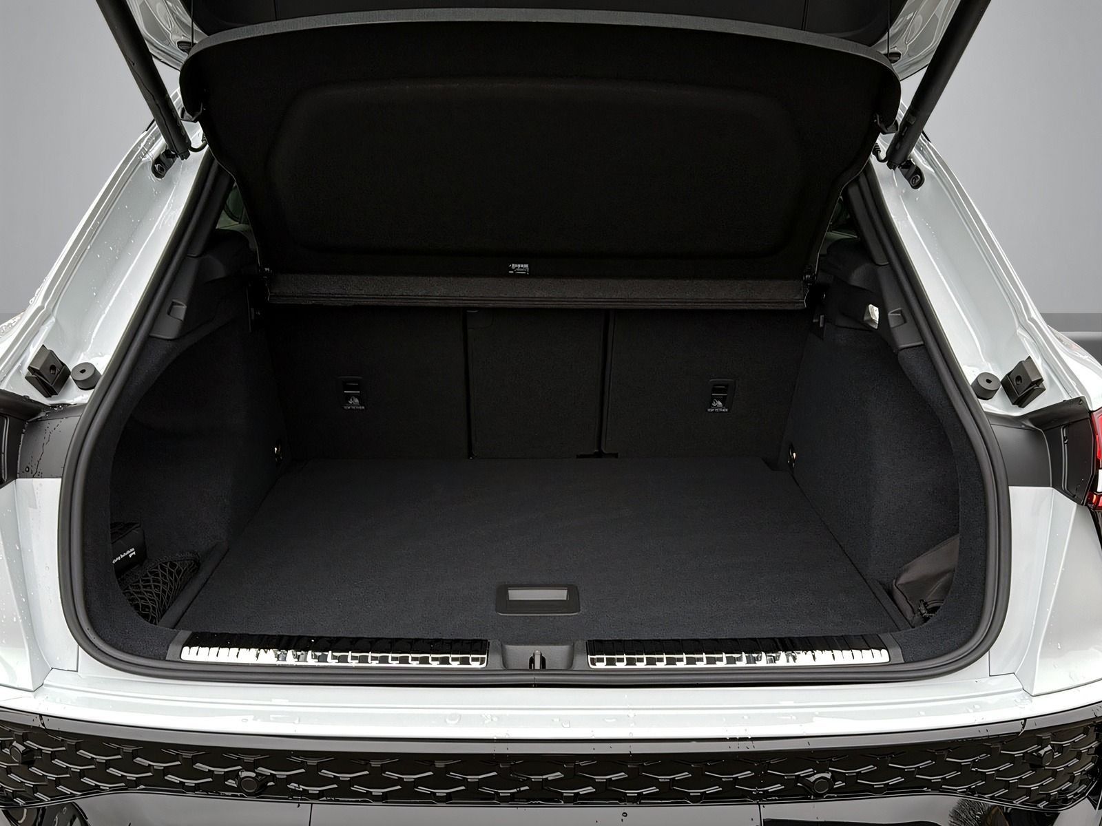Audi Q3 TDI TECH PLUS+AHK+SHZ+KAMERA+NAVI+S-LINE+