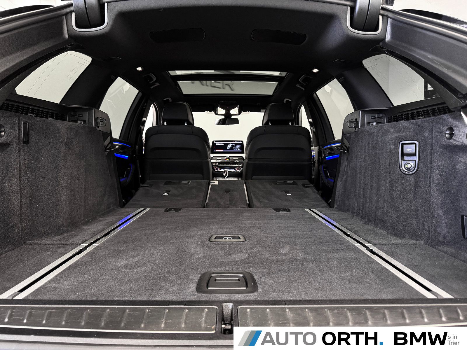 BMW 530d xDrive Touring PANO ST-HZG MASSAGE SITZLÜFT