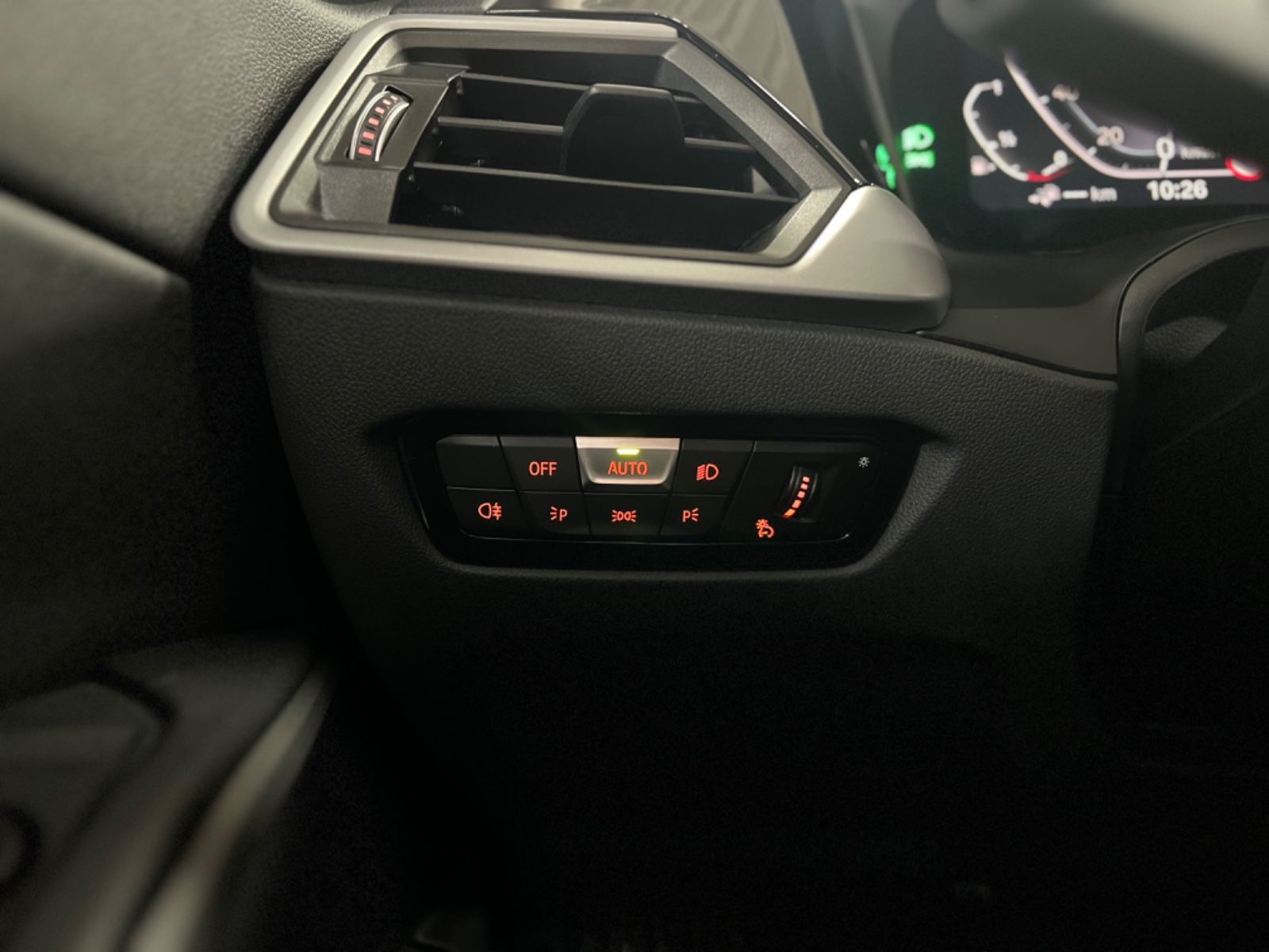 BMW 330 e Advantage Touring - Samsaru's Car Outlet
